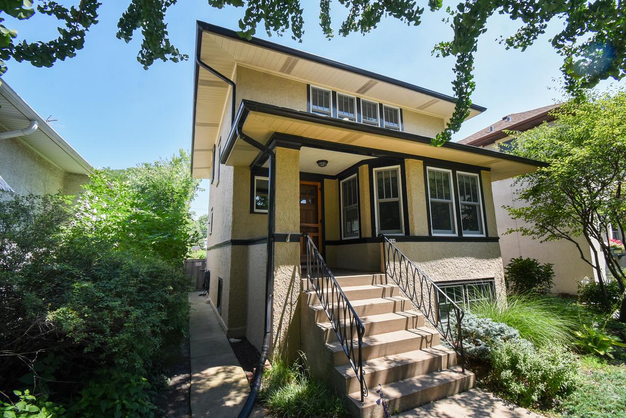 830 N Harvey Ave., Oak Park, IL 60302
