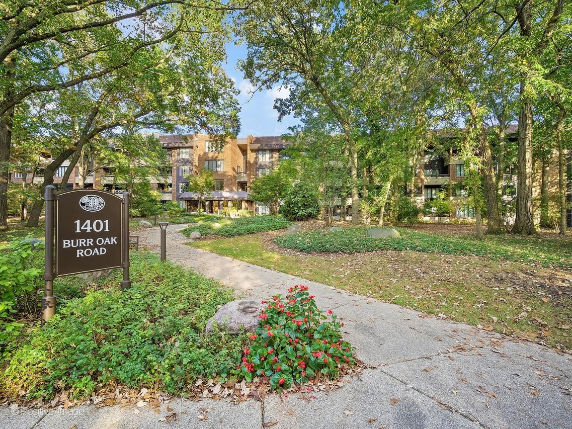 1401 Burr Oak Rd. #114B, Hinsdale, IL 60521