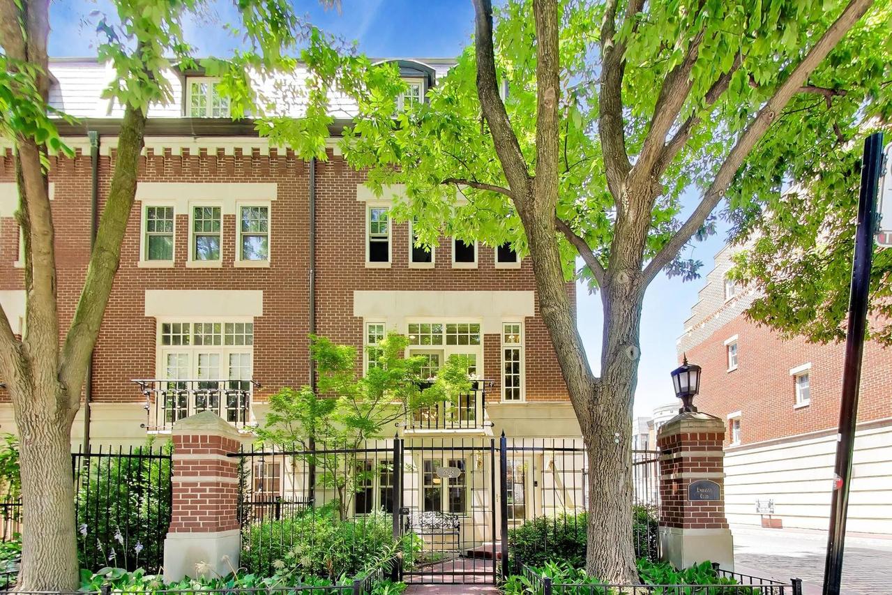 2648 N Southport Ave., Chicago, IL 60614