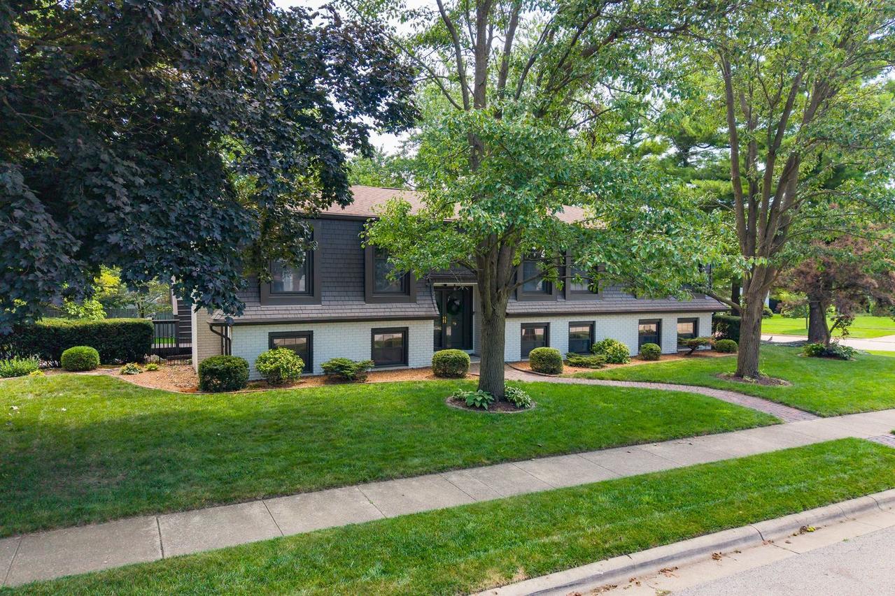 1023 Barton Dr., Normal, IL 61761