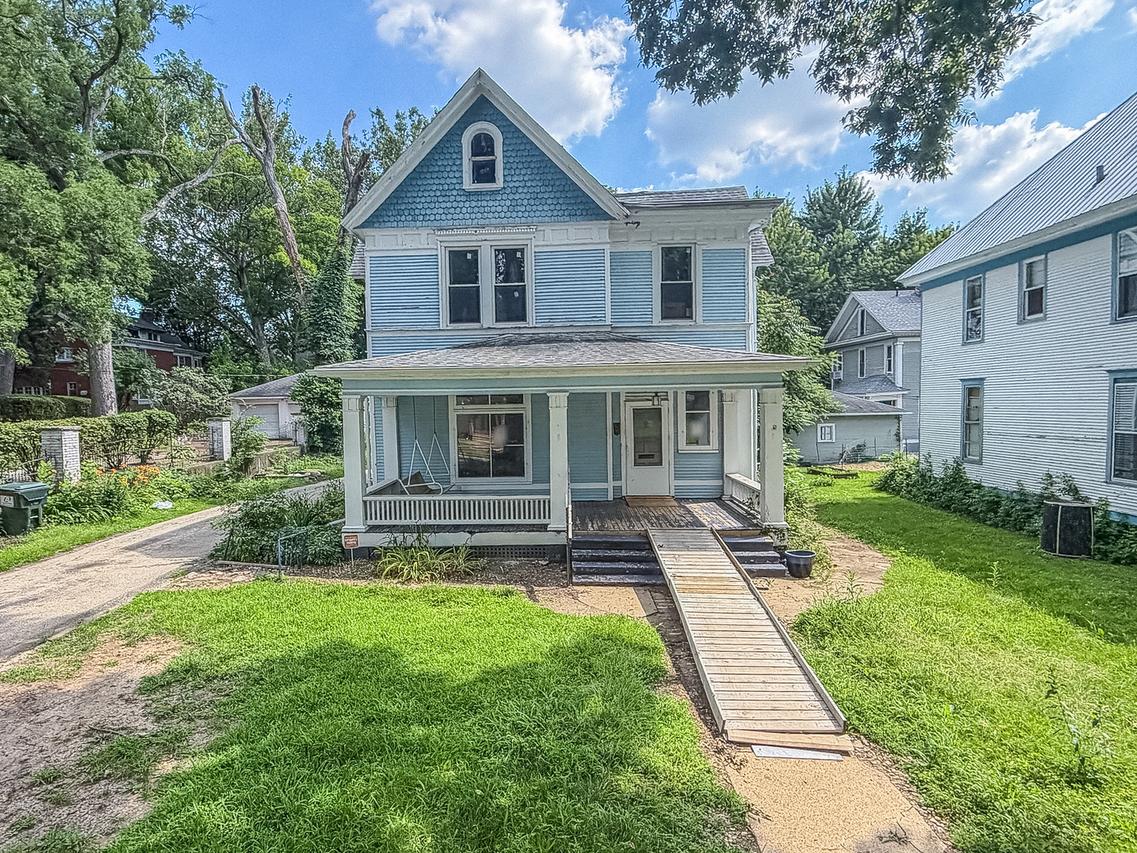 437 W Decatur St., Decatur, IL 62522