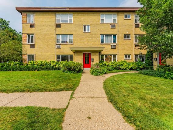 New Homes with Master Bedrooms on the 1st Floor That Attend Evanston Township High School: July 25th to July 31st