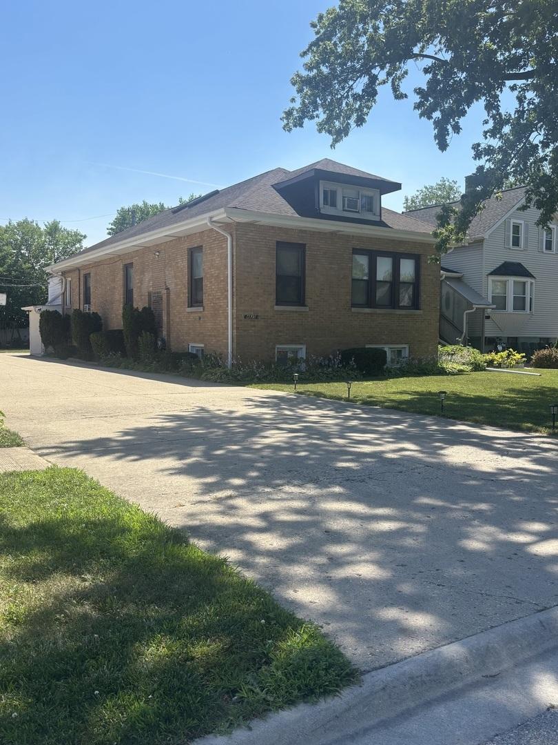 4825 W Jarlath St., Lincolnwood, IL 60712
