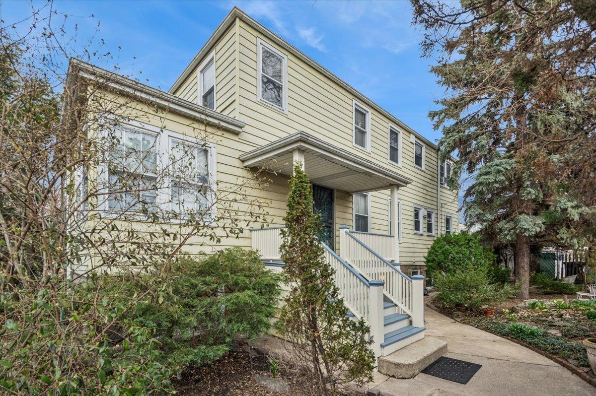 1762 W Morse Ave., Chicago, IL 60626