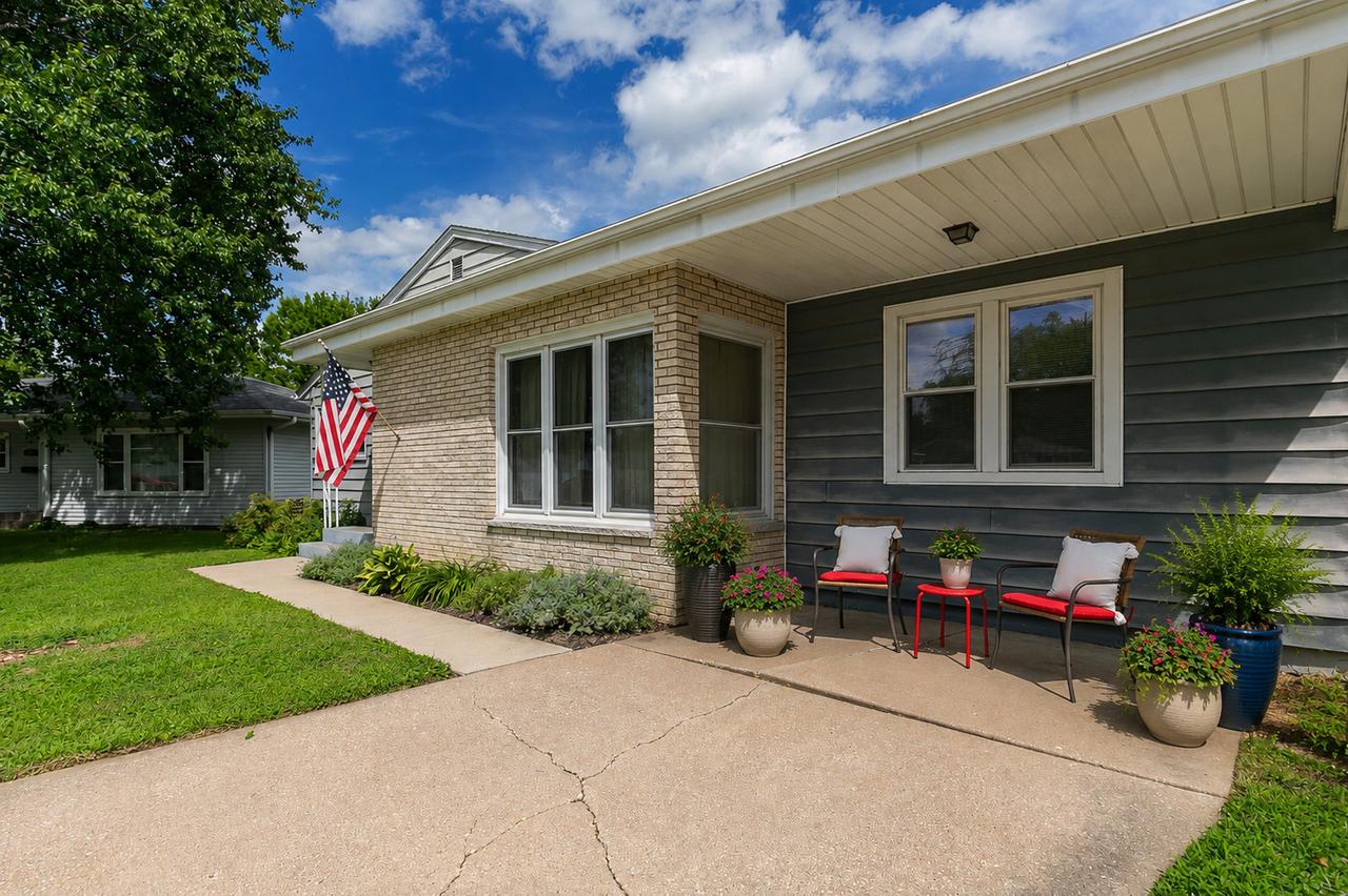 1222 7th Avenue Ct., Silvis, IL 61282