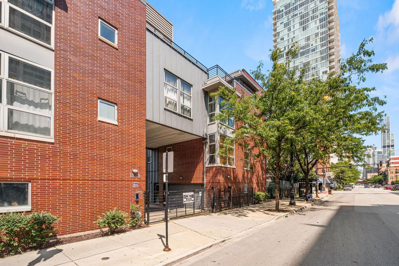 1808 S Michigan Ave. #35, Chicago, IL 60616
