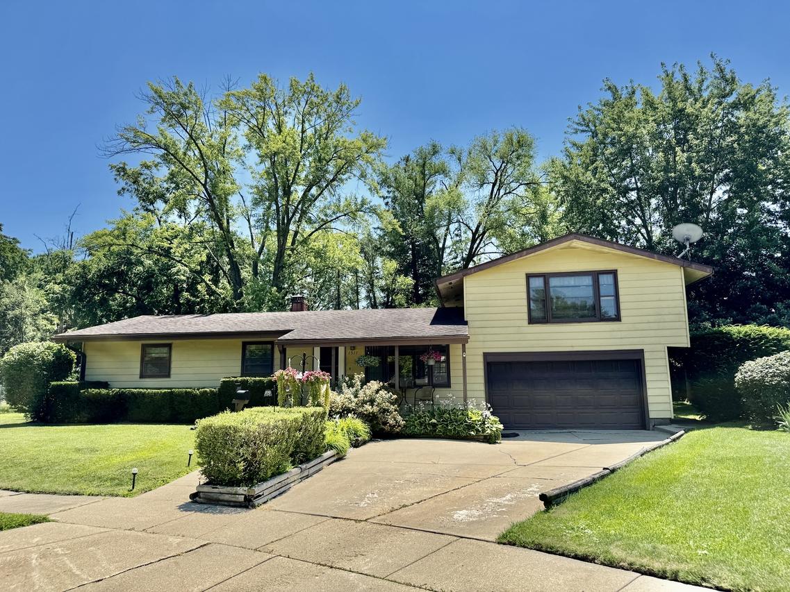 1511 Rogers Ct., Dekalb, IL 60115