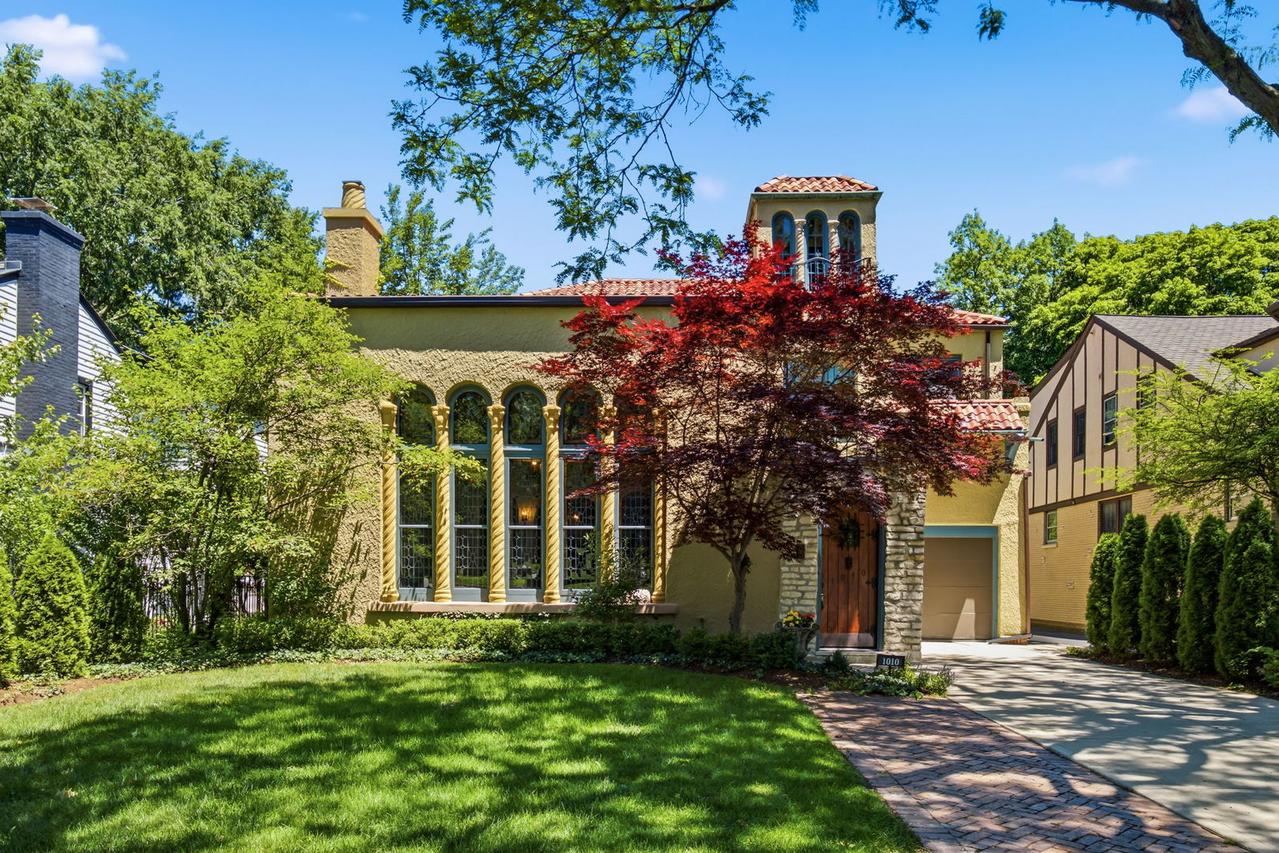 1010 Sheridan Rd., Wilmette, IL 60091