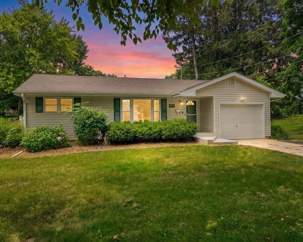 1546 Meadowbrook Ln., Freeport, IL 61032