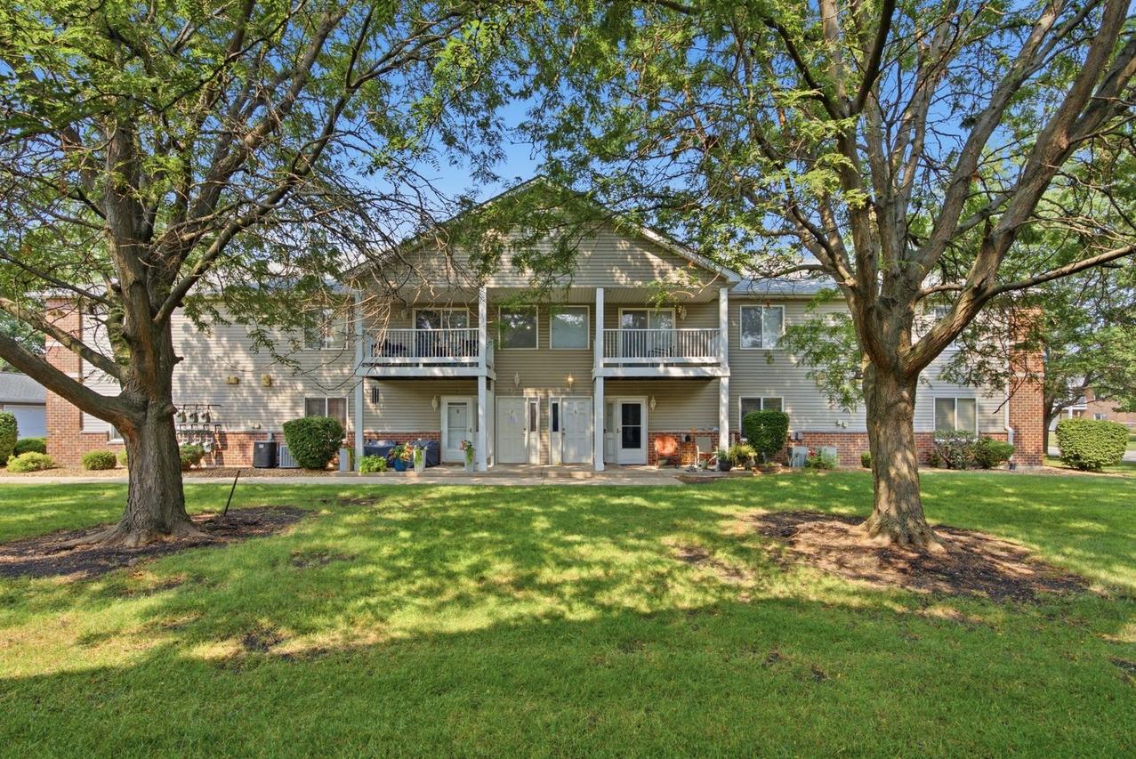 1361 Rock Run Dr. #F, Crest Hill, IL 60403