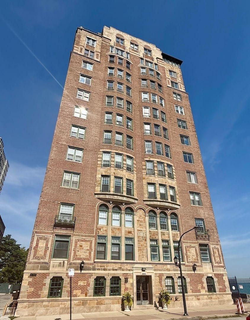 2666 E 73rd St. #8W, Chicago, IL 60649