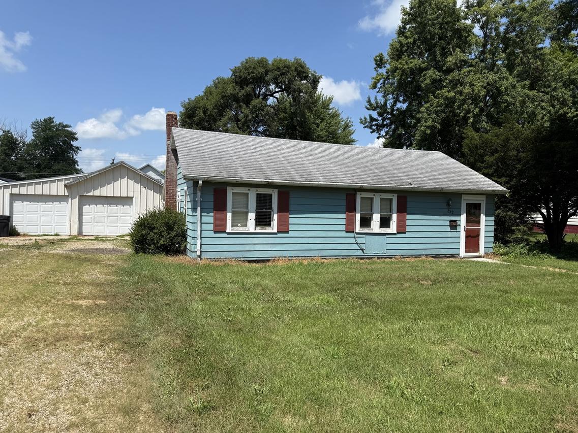 332 N Jones Ave., Amboy, IL 61310
