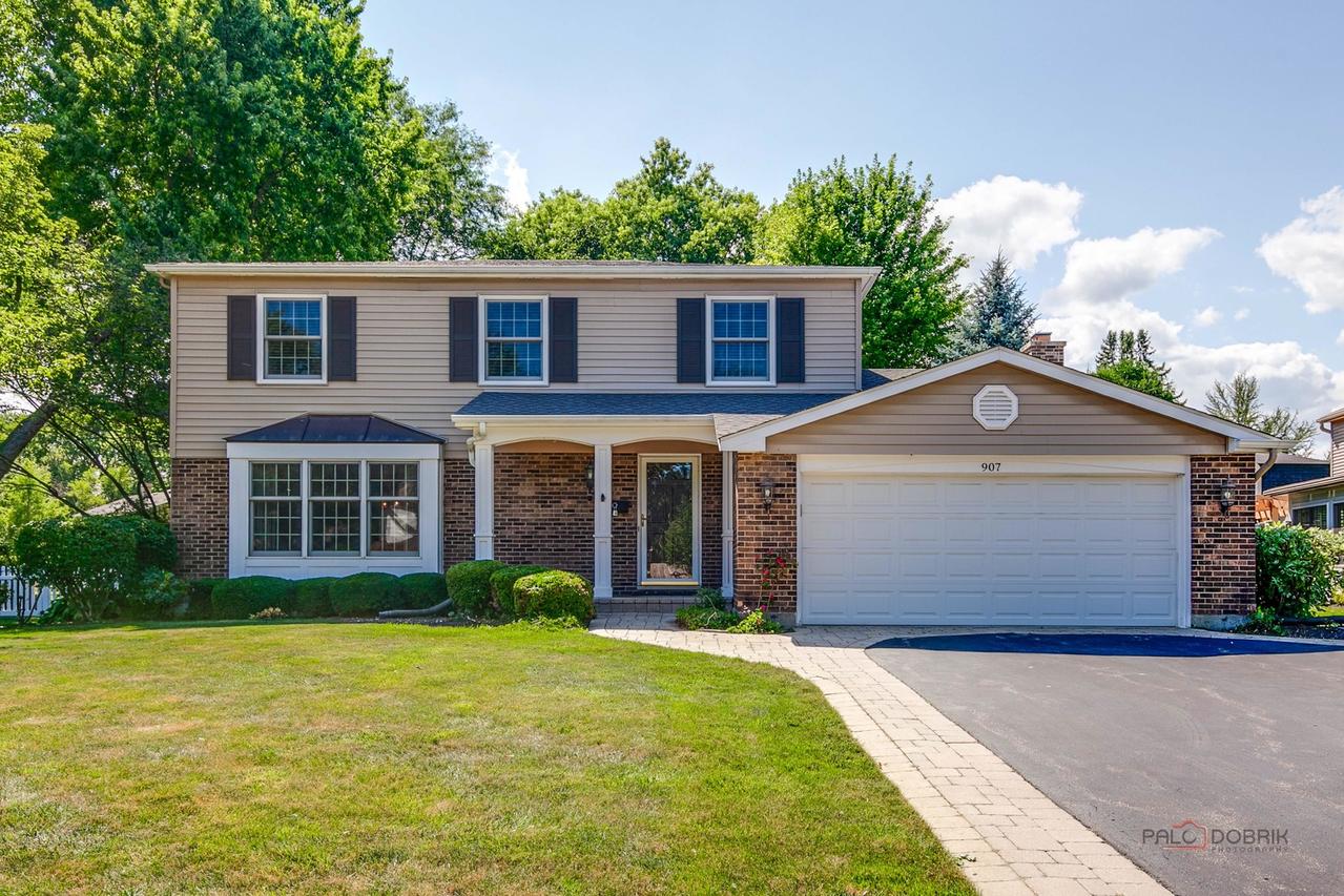 907 Dawes St., Libertyville, IL 60048
