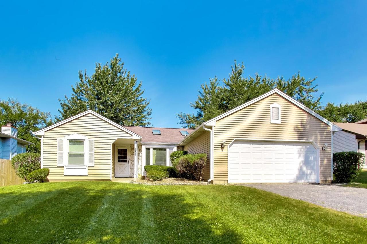 946 W Clearwater St., Roselle, IL 60172