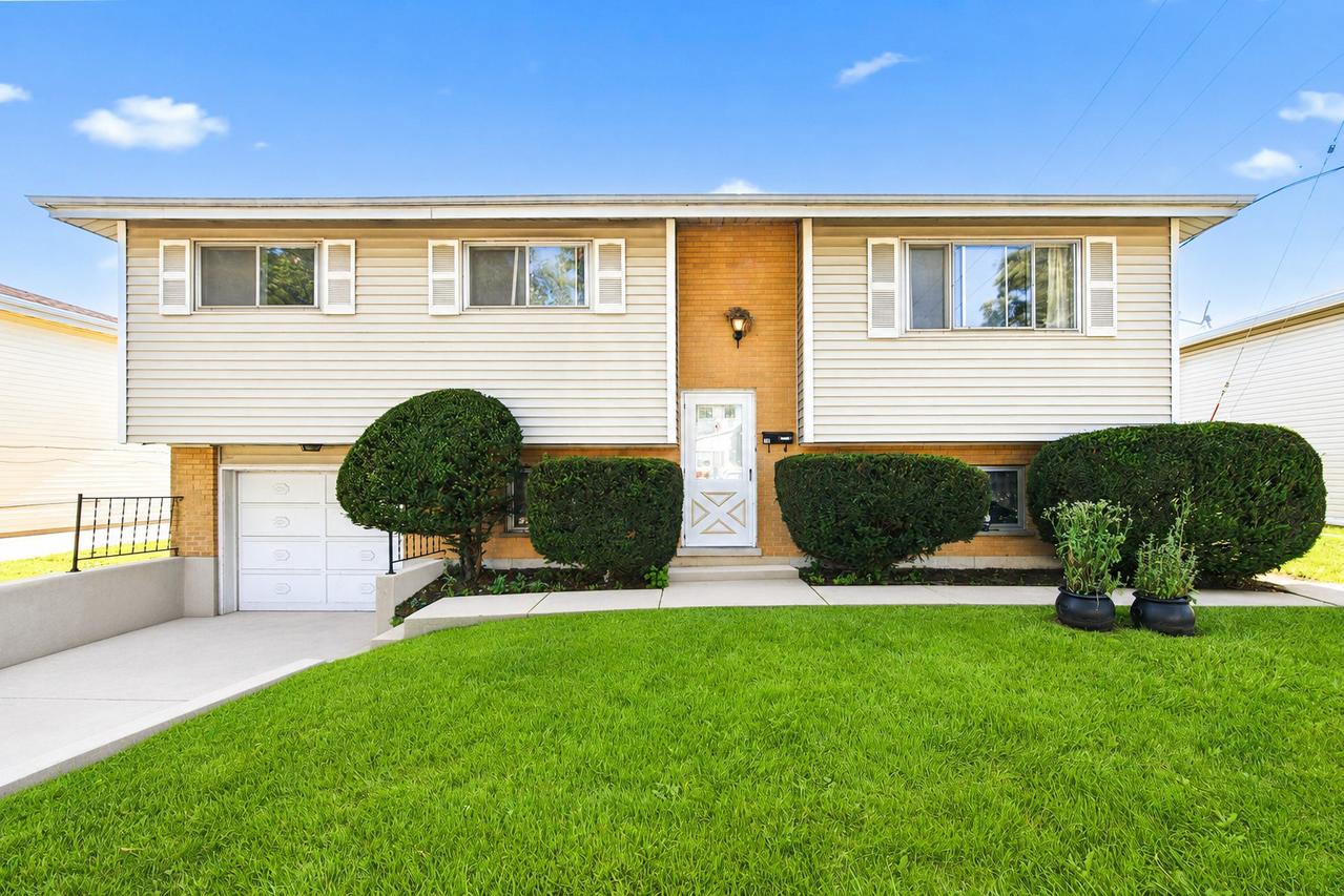 78 S Evergreen Ave., Addison, IL 60101
