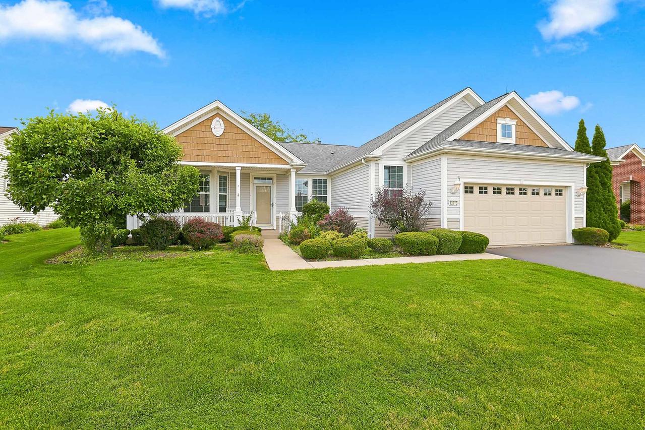 12352 Cold Springs Dr., Huntley, IL 60142