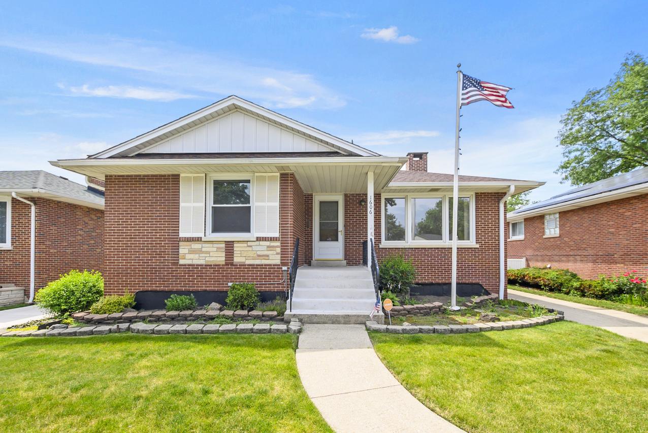 1606 Kensington Ave., Westchester, IL 60154