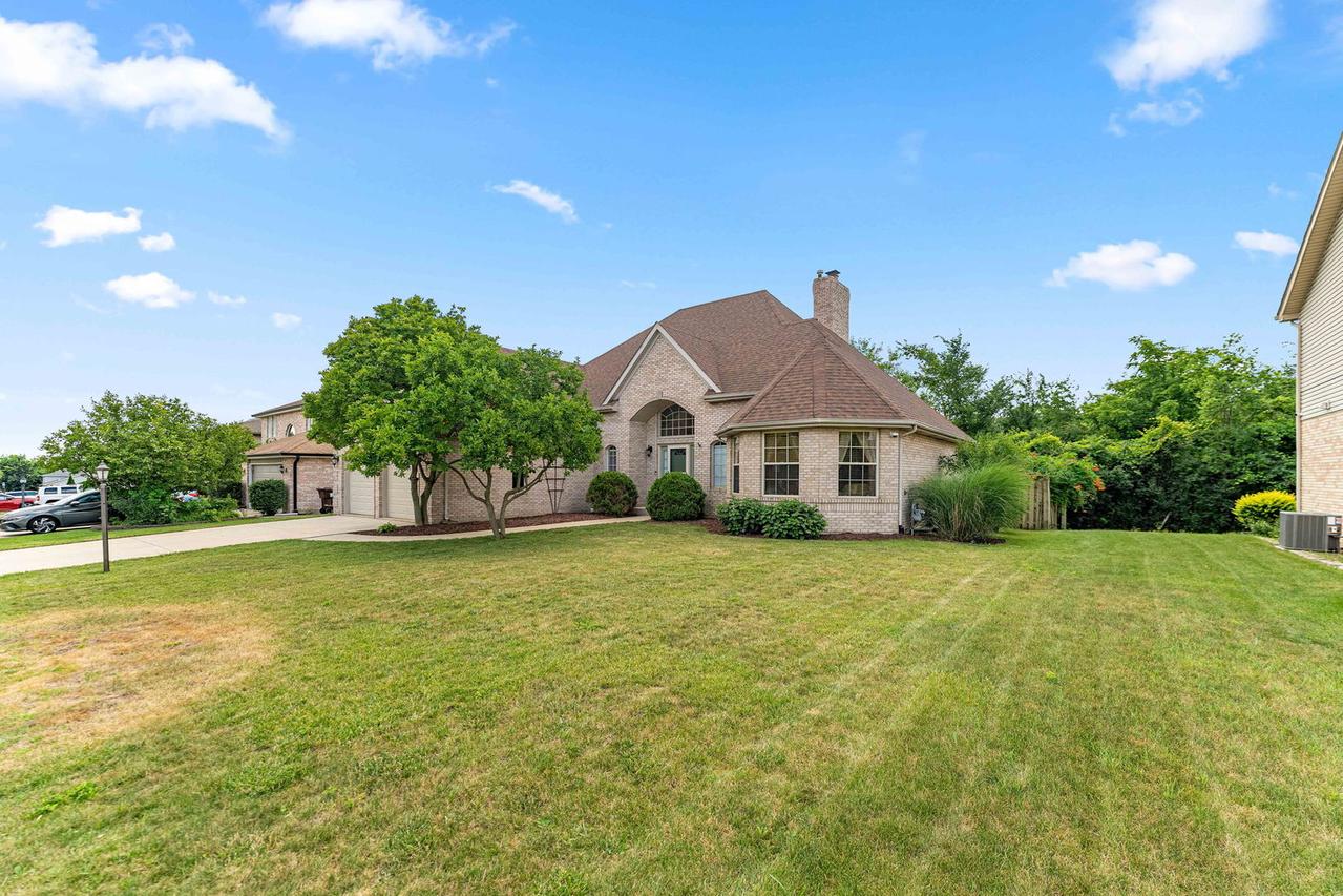 5441 Christopher Dr., Oak Forest, IL 60452