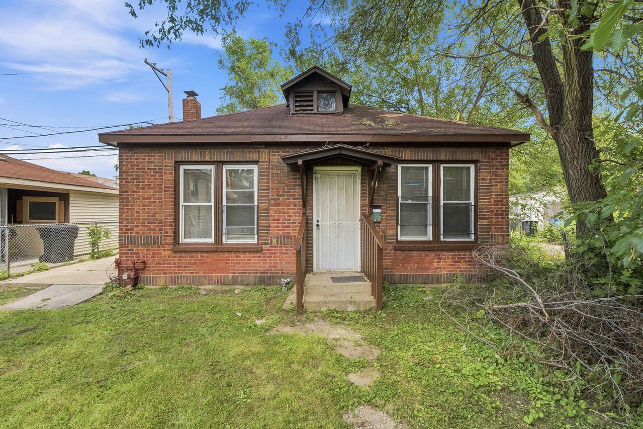 10215 S Aberdeen St., Chicago, IL 60643