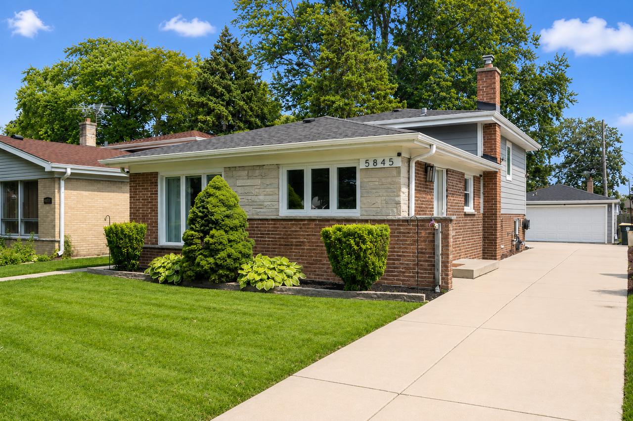 5845 Keeney St., Morton Grove, IL 60053