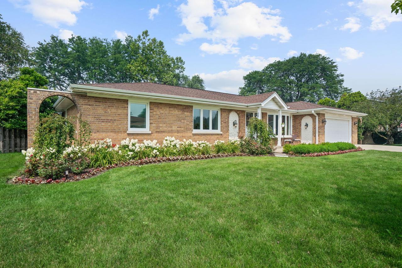 5N506 Santa Fe Tr., Bloomingdale, IL 60108