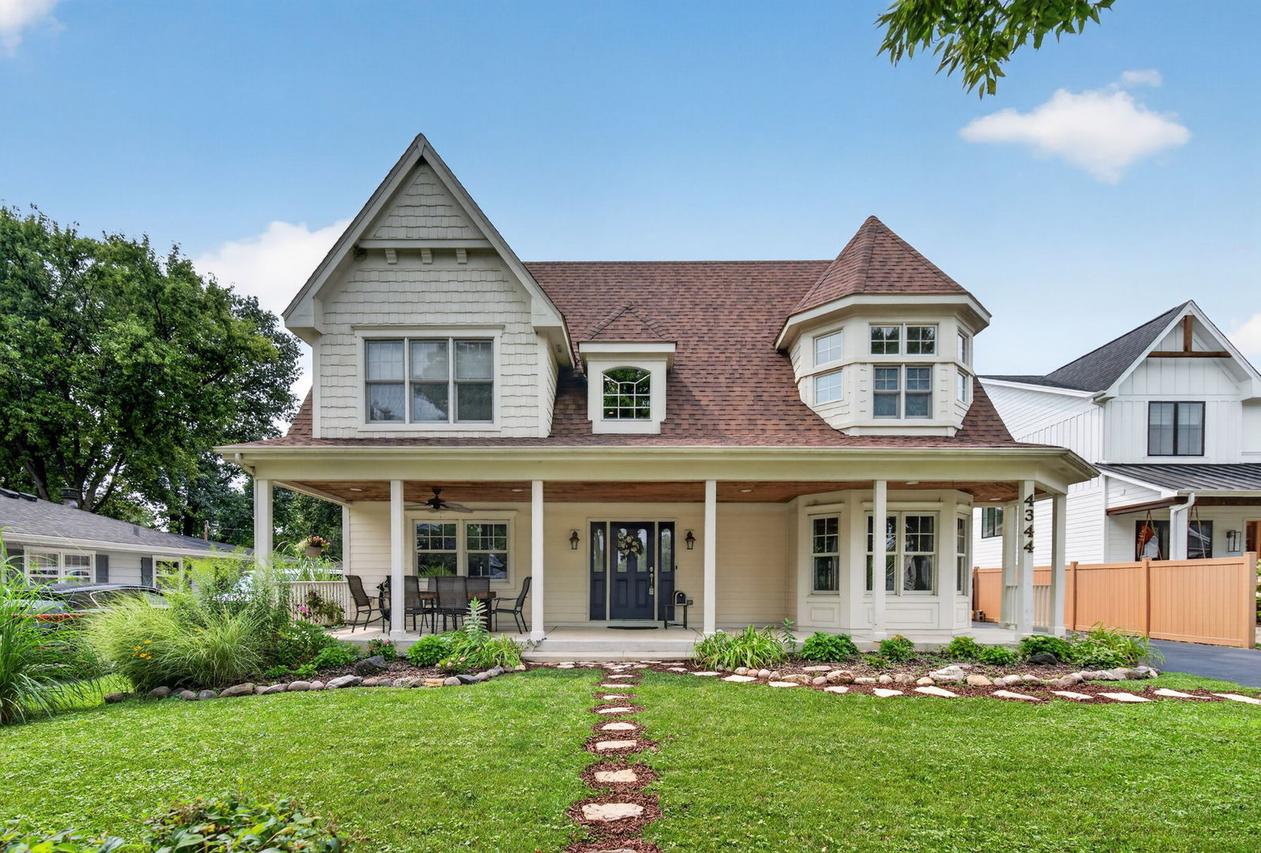 4344 Elm St., Downers Grove, IL 60515