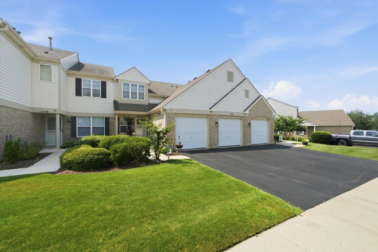 1719 Autumn Ave. #C, Schaumburg, IL 60193