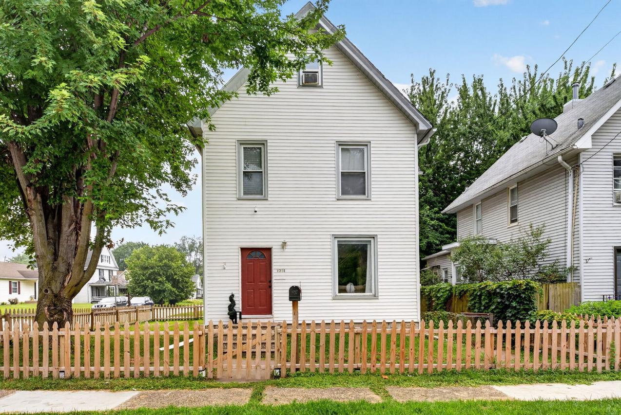 2310 11th Avenue B Ave., Moline, IL 61265