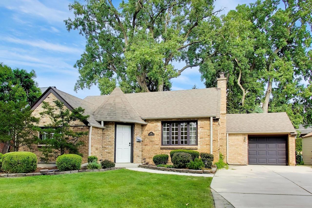 427 S Western Ave., Park Ridge, IL 60068