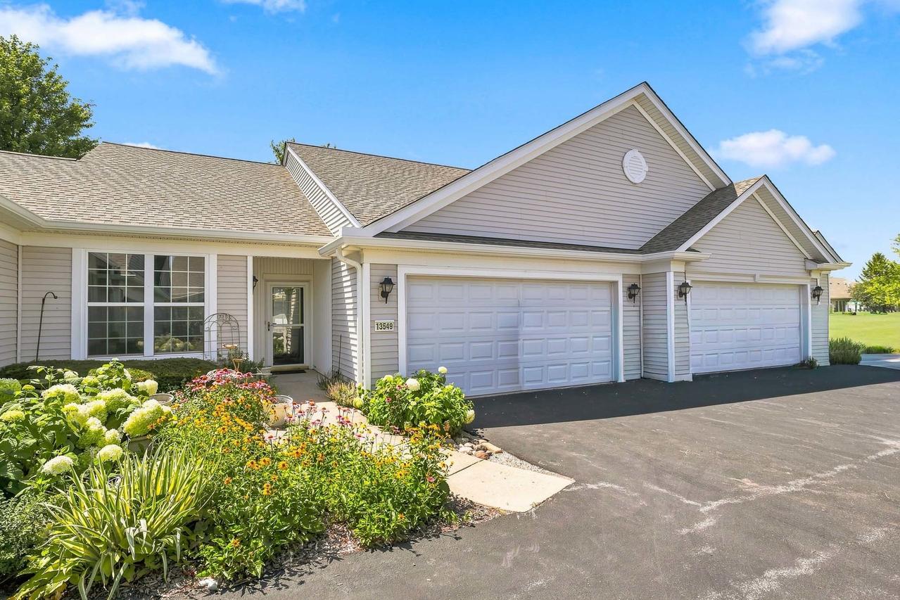 13549 Delaney Rd., Huntley, IL 60142