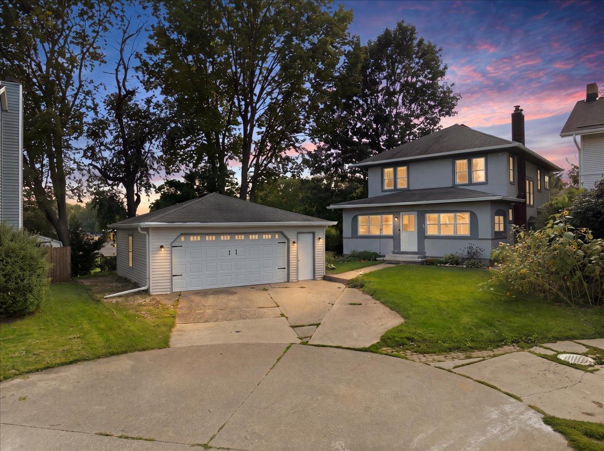 9 Hale Ct., Normal, IL 61761