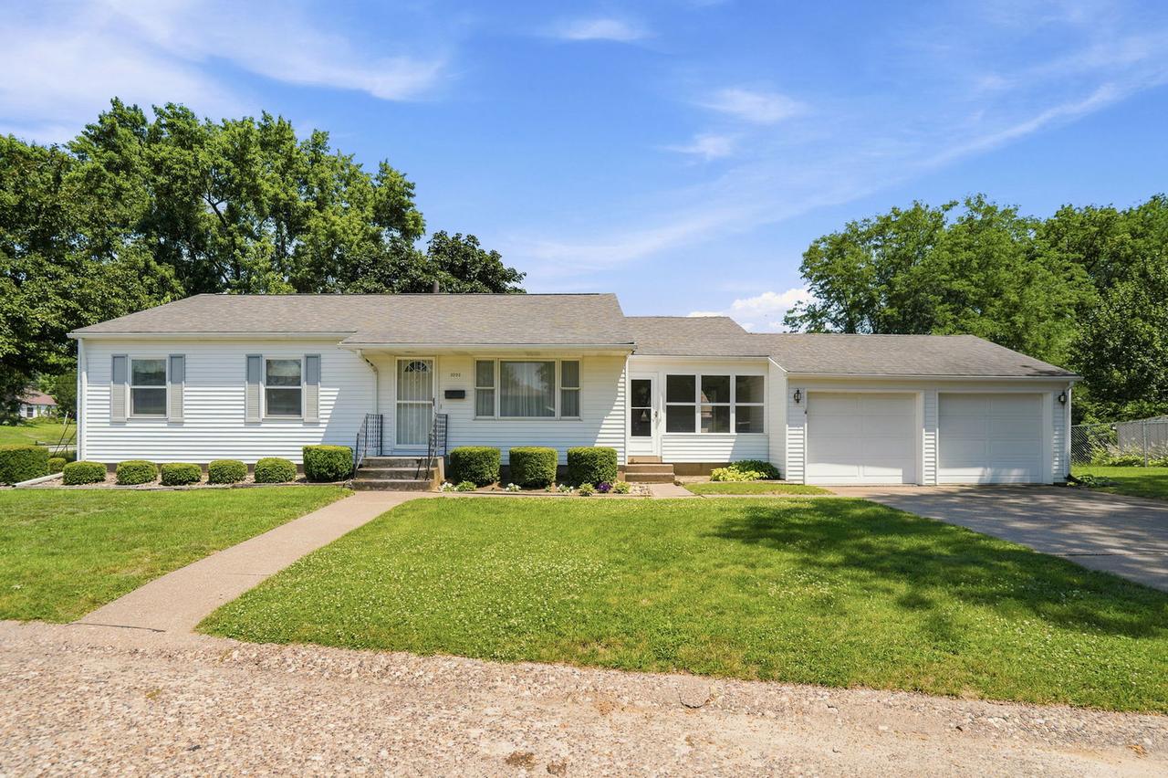 3002 15th St., Moline, IL 61265