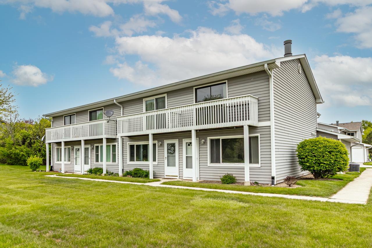17490 W Chestnut Ln., Gurnee, IL 60031