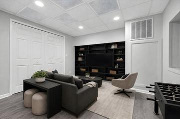 88 Fulbright Ln., Schaumburg, IL 60194