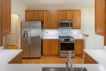 88 Fulbright Ln., Schaumburg, IL 60194