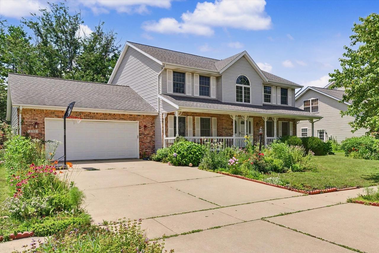 2705 Pine Valley Dr., Champaign, IL 61822