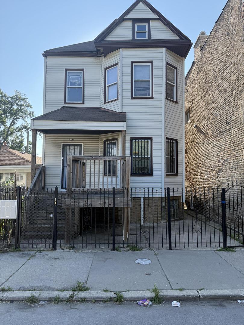 5027 S Racine Ave., Chicago, IL 60609