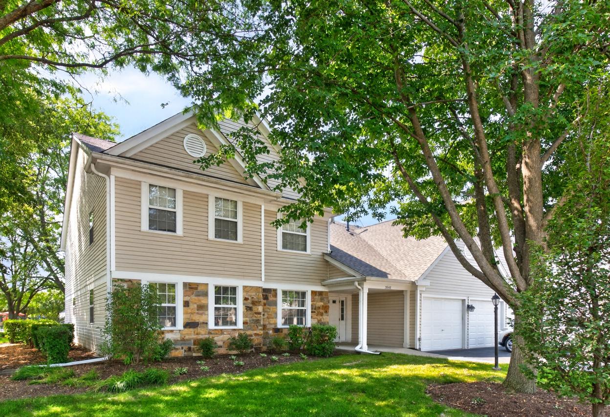 2845 Meadow Ln. #1V, Schaumburg, IL 60193