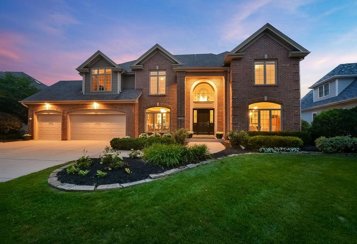 1N431 Peachtree Ln., Winfield, IL 60190