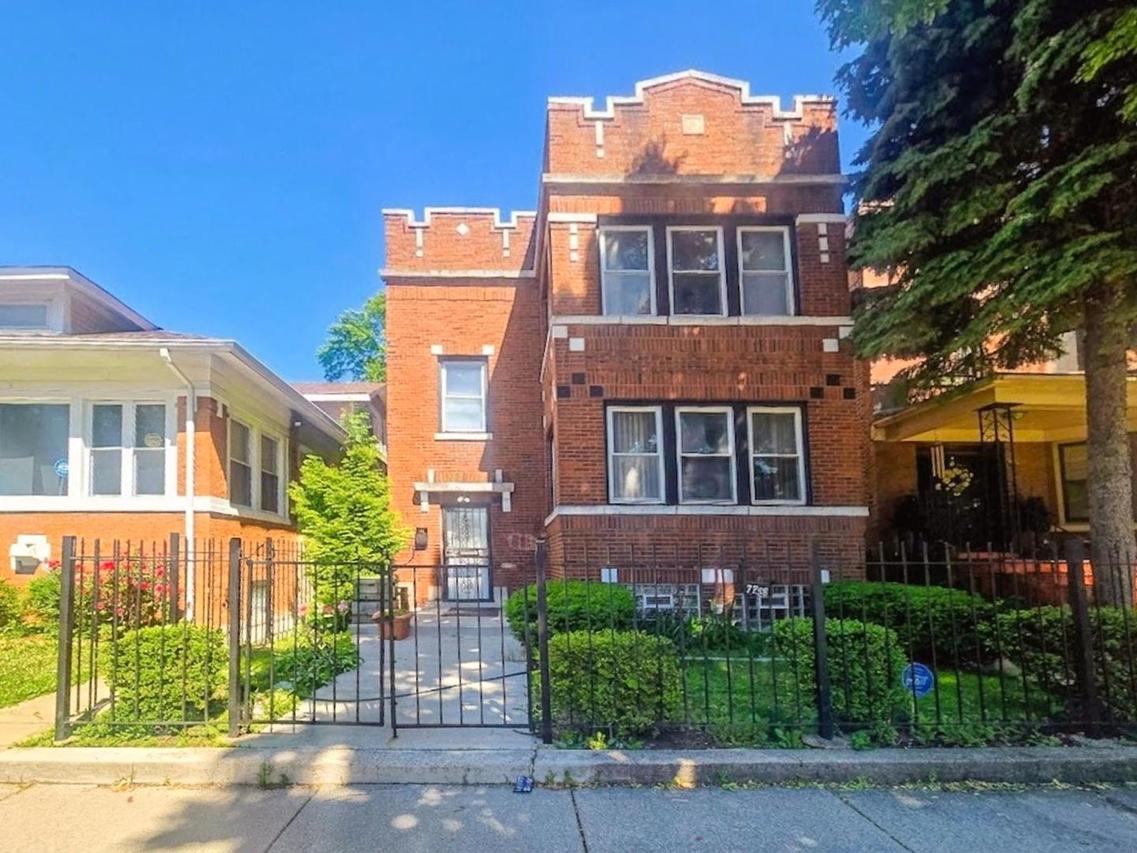 7735 S May St., Chicago, IL 60620