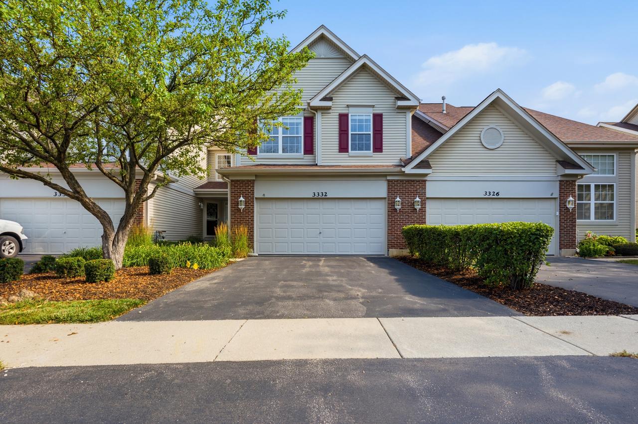 3332 Renard Ln., St. Charles, IL 60175
