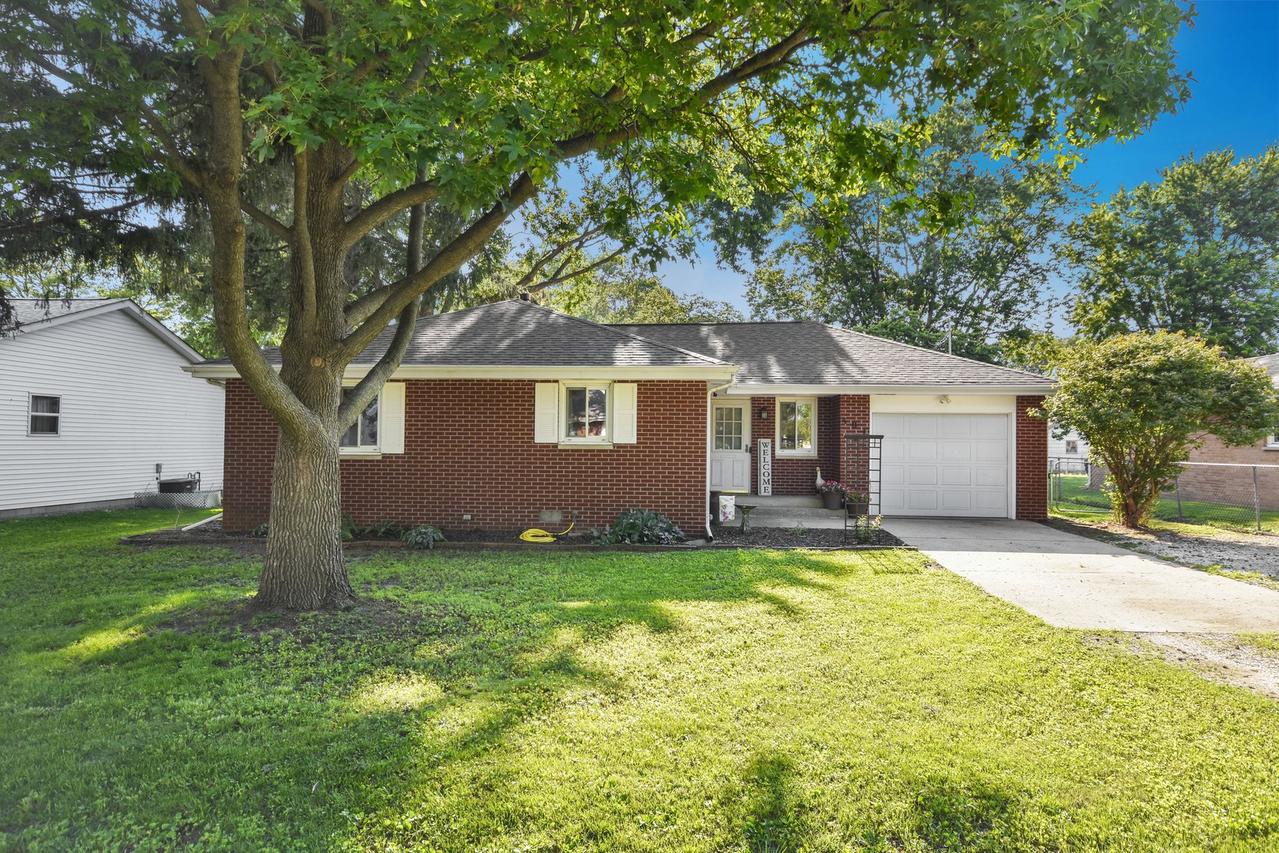 501 S Walnut St., Bondville, IL 61815