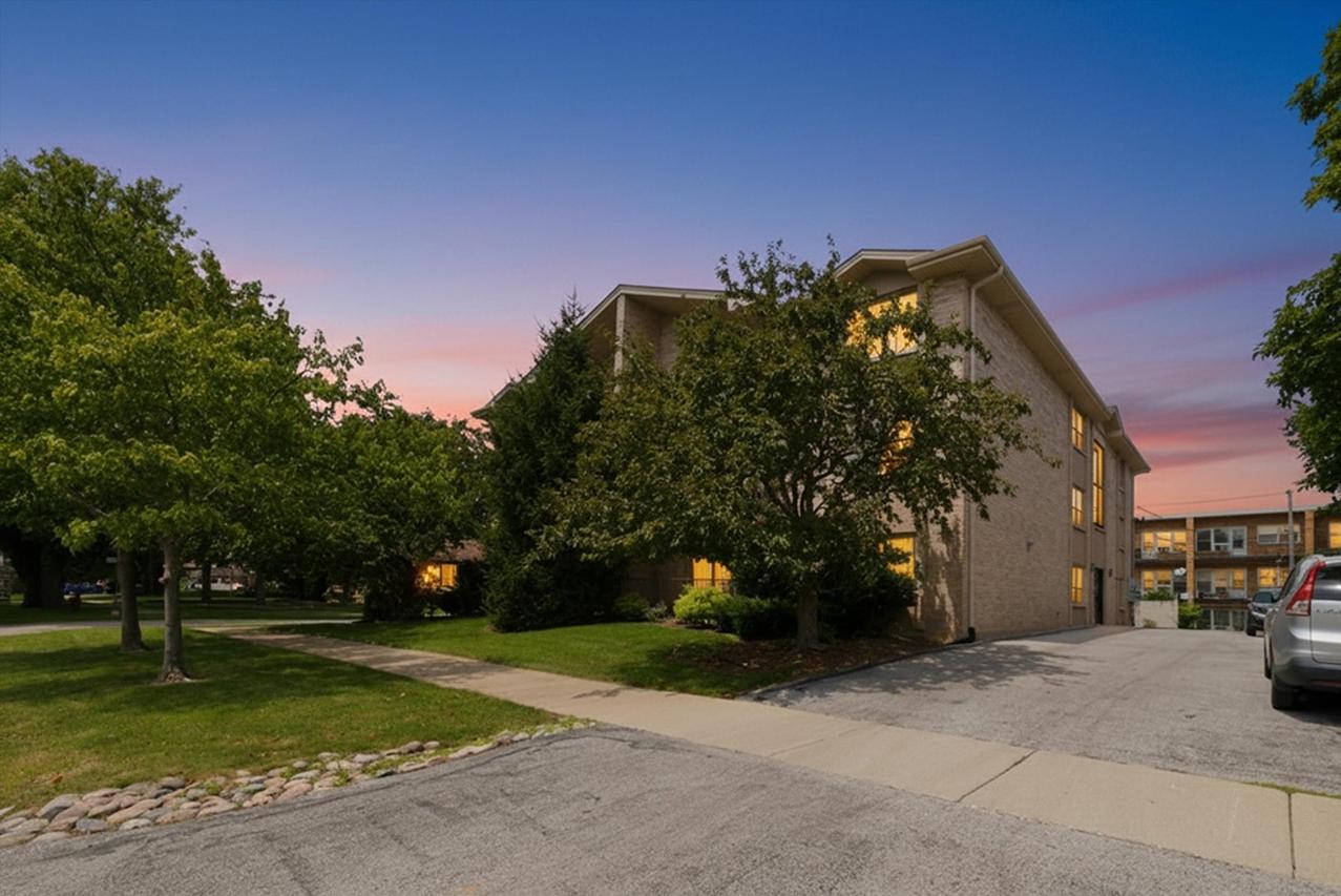 4020 W 105th St. #3E, Oak Lawn, IL 60453