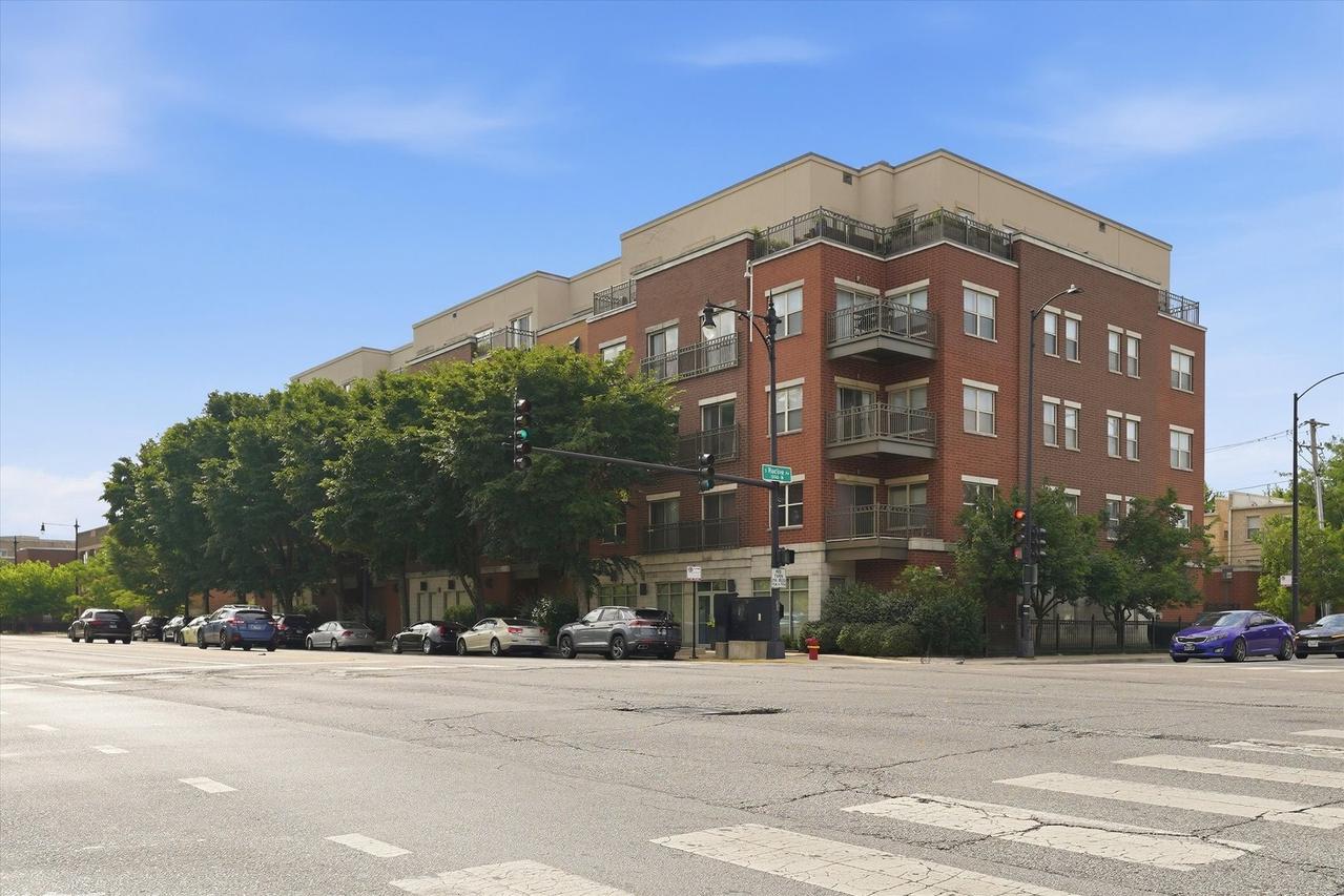 1155 W Roosevelt Rd. #404, Chicago, IL 60608