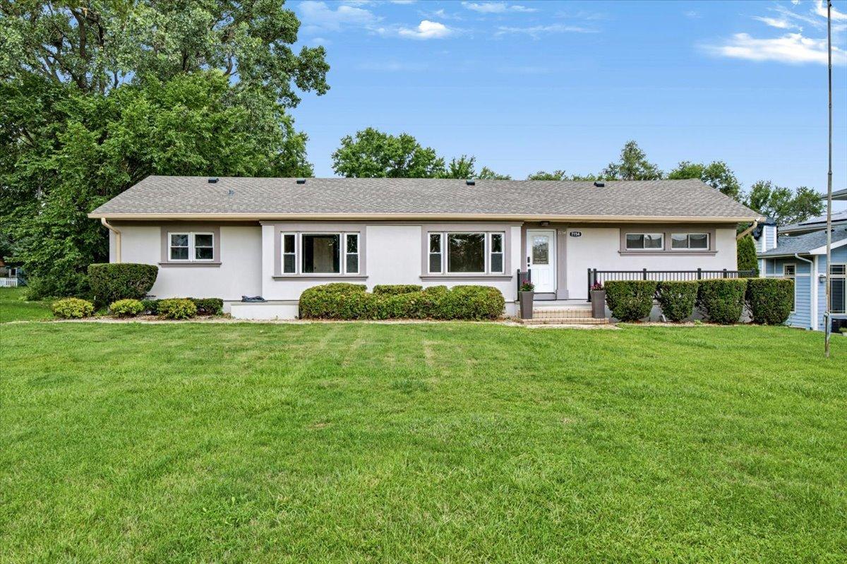 7154 Fair Elms Ave., Burr Ridge, IL 60527