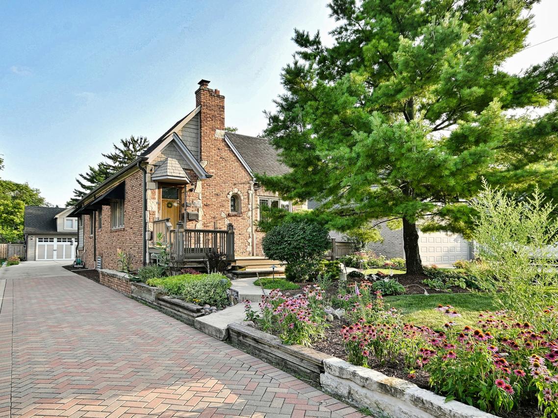 129 E Washington St., Villa Park, IL 60181