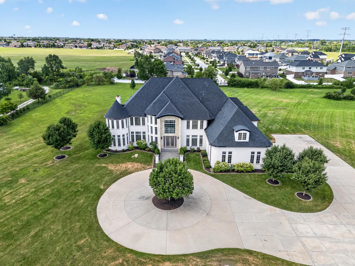 8520 W Saint Francis Rd., Frankfort, IL 60423