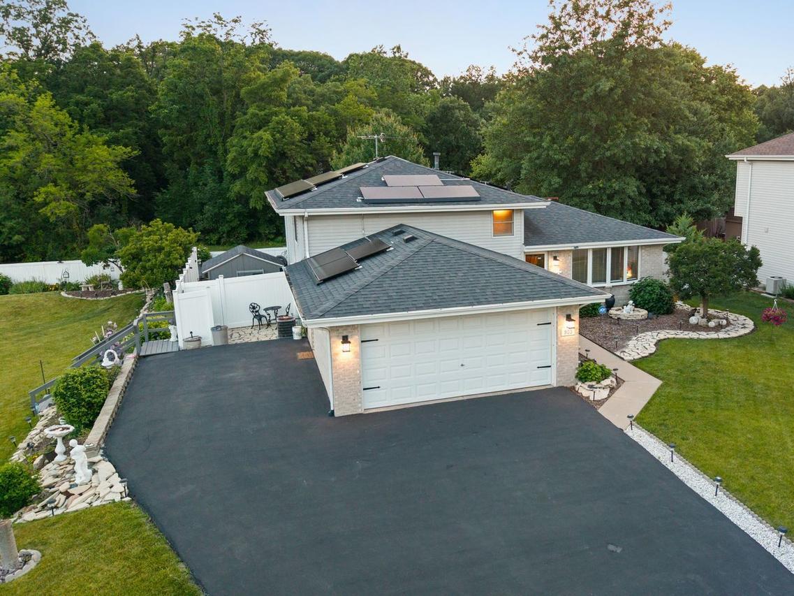 903 Prescott Dr., Joliet, IL 60432