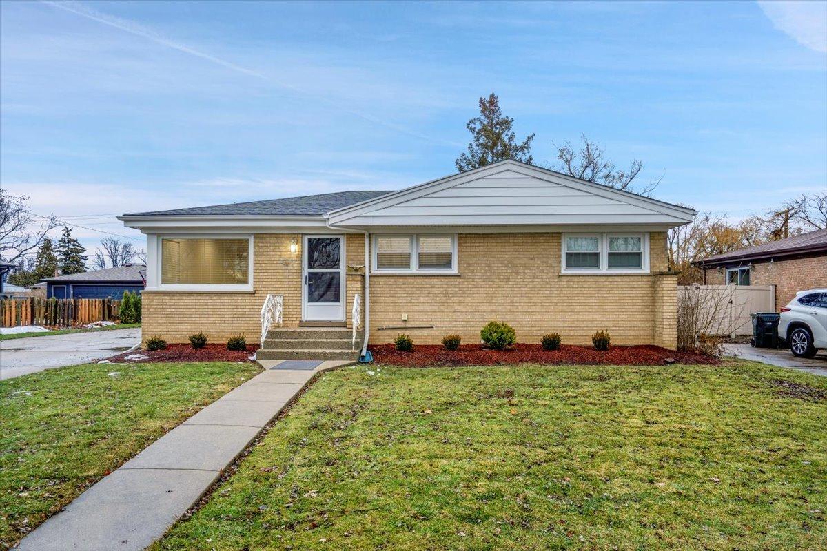 9317 Olcott Ave., Morton Grove, IL 60053