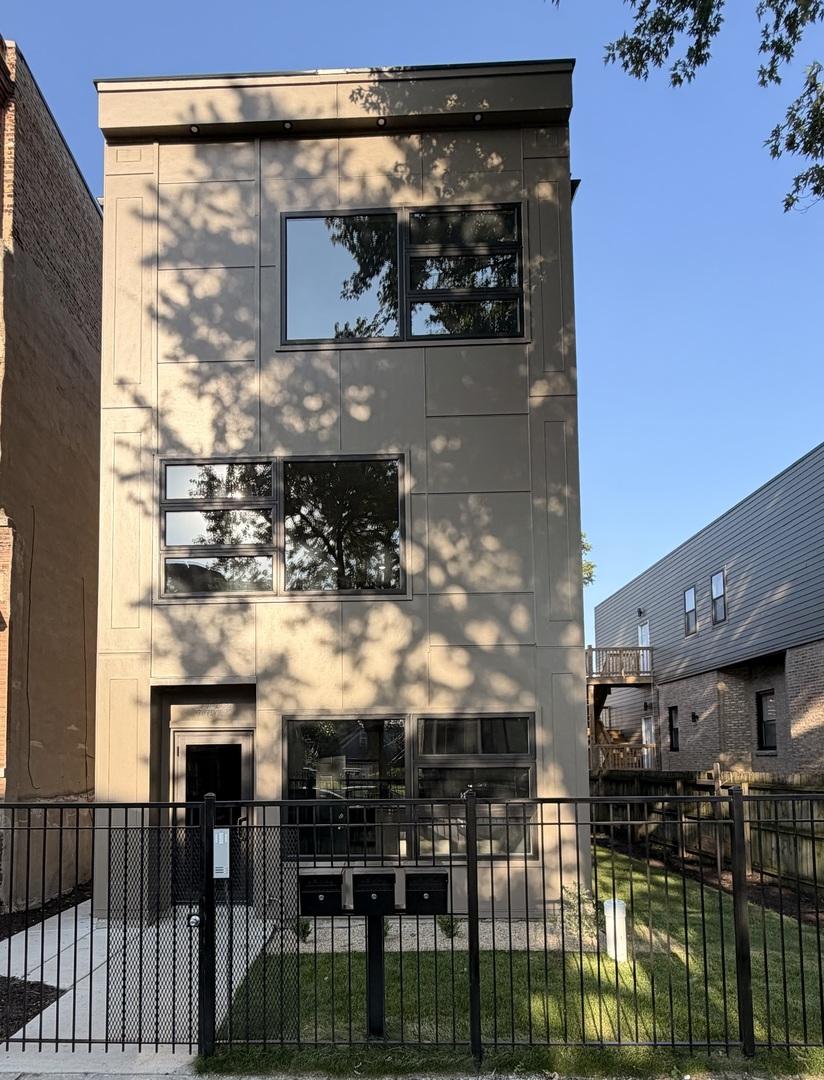 6603 S Langley Ave., Chicago, IL 60637
